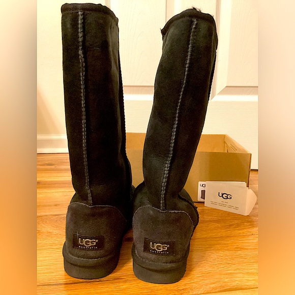 UGG Classic Tall Boots, Black, Size 8, Barely Worn - Picture 2 of 8